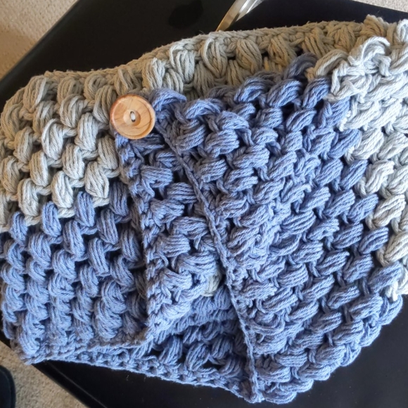 Artisan scarf. Chunky knit. Unique. Infinity style - Picture 2 of 2